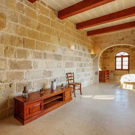 Il-veduta Farmhouse With Sunny Private Pool In Island Of Gozo Għarb